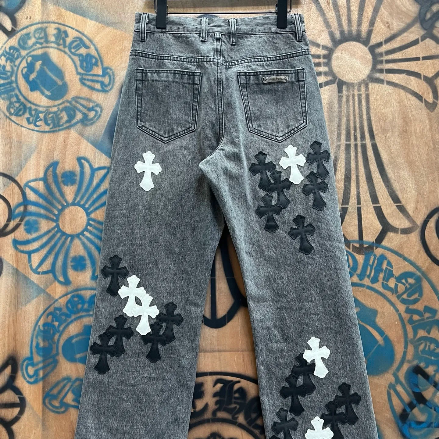 P720 Chrome Hearts Limited Series New City Limited Jeans Chrome Hearts City Limited Jeans vintage levis American made 501 505 517 base version remake Levis American made 501 base version Imported sheepskin 925 silver remake Customers provide waist and trousers length or height and weight The studio will select the most suitable base version for you to remake There are many people doing remakes in the market Don’t belittle or comment The difference is visible to the naked eye See more and compare for yourself #CHROME HEARTS Unisex style